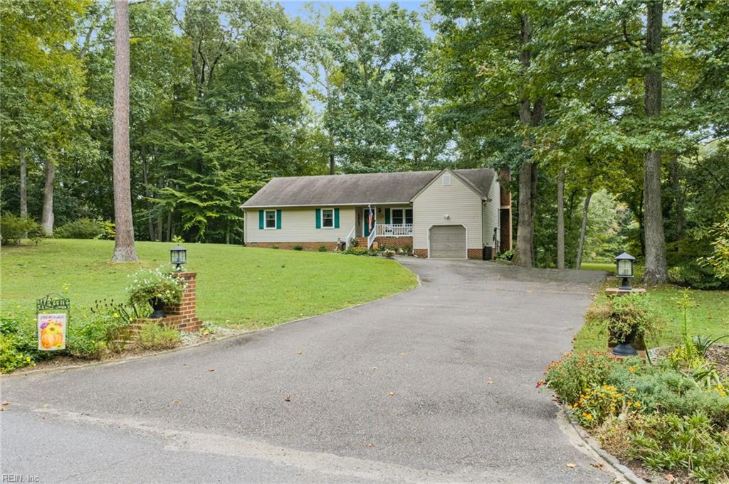 9843 Spring Branch Dr Property Photo 1