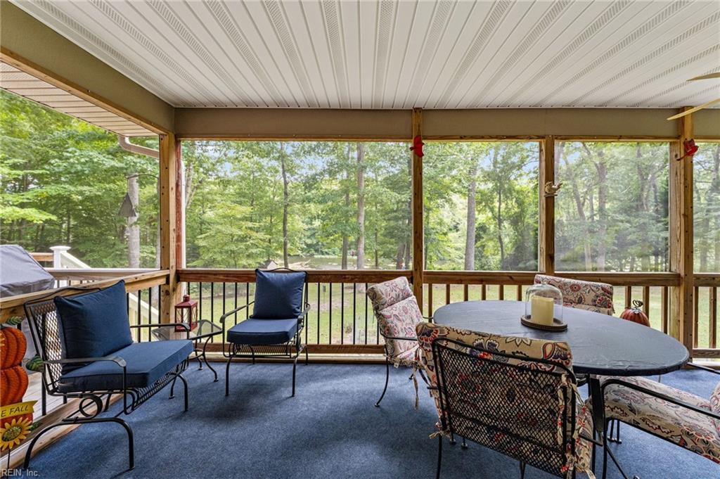 9843 Spring Branch Dr Property Photo 11