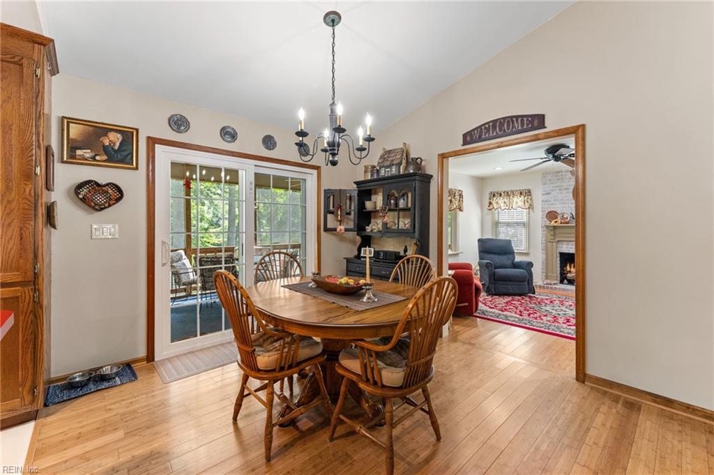 9843 Spring Branch Dr Property Photo 18