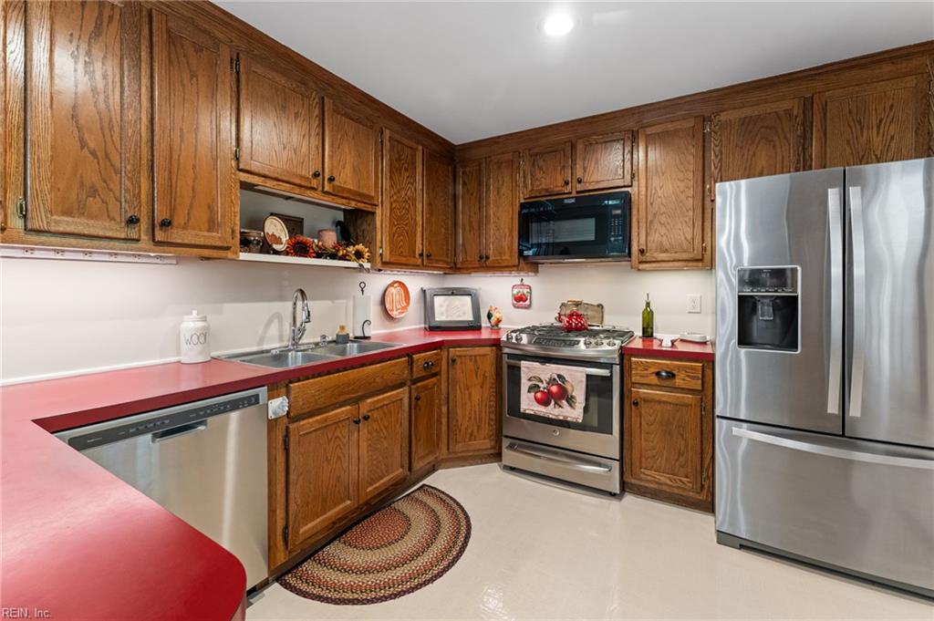 9843 Spring Branch Dr Property Photo 22