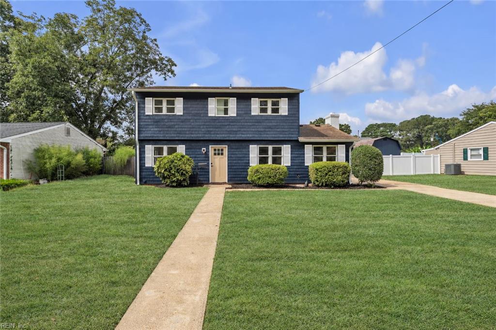 221 Iroquois RD Property Photo 1