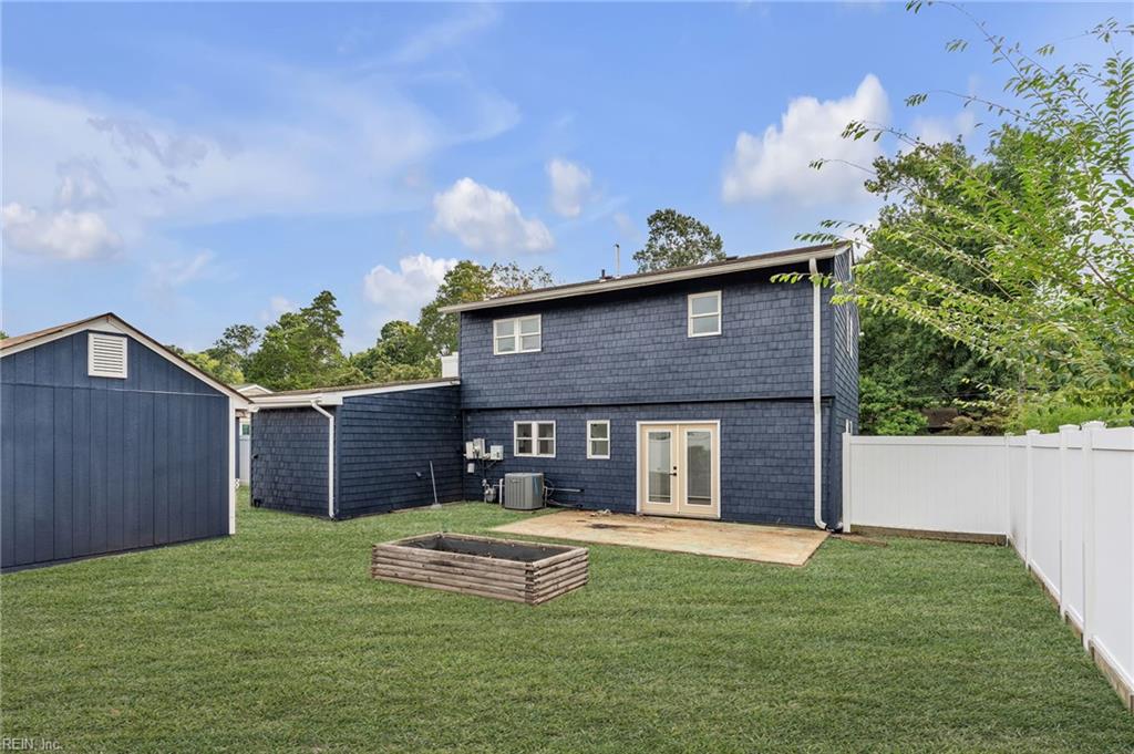 221 Iroquois Rd Property Photo 4