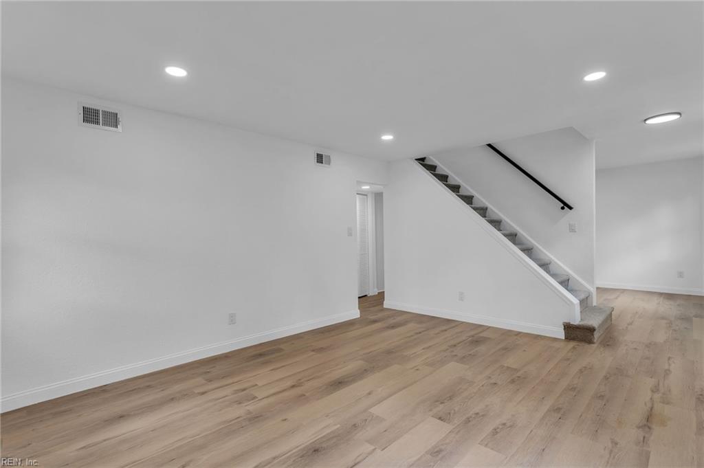 221 Iroquois Rd Property Photo 12