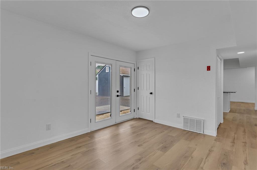 221 Iroquois Rd Property Photo 13
