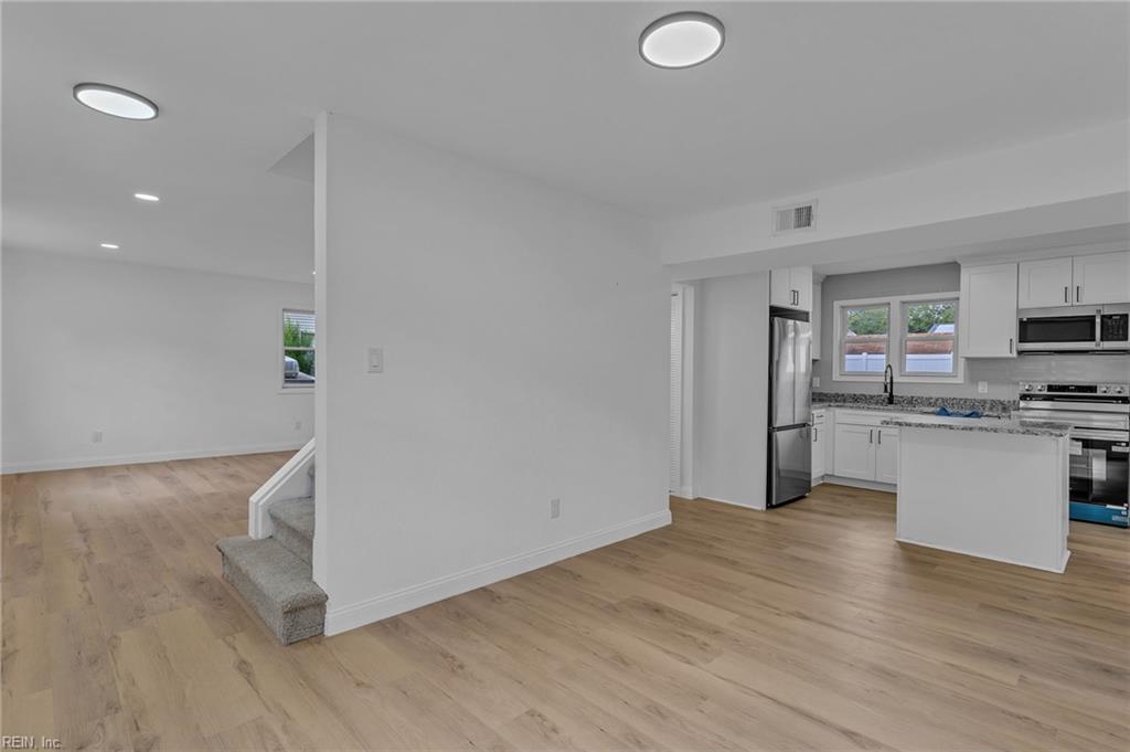 221 Iroquois Rd Property Photo 20