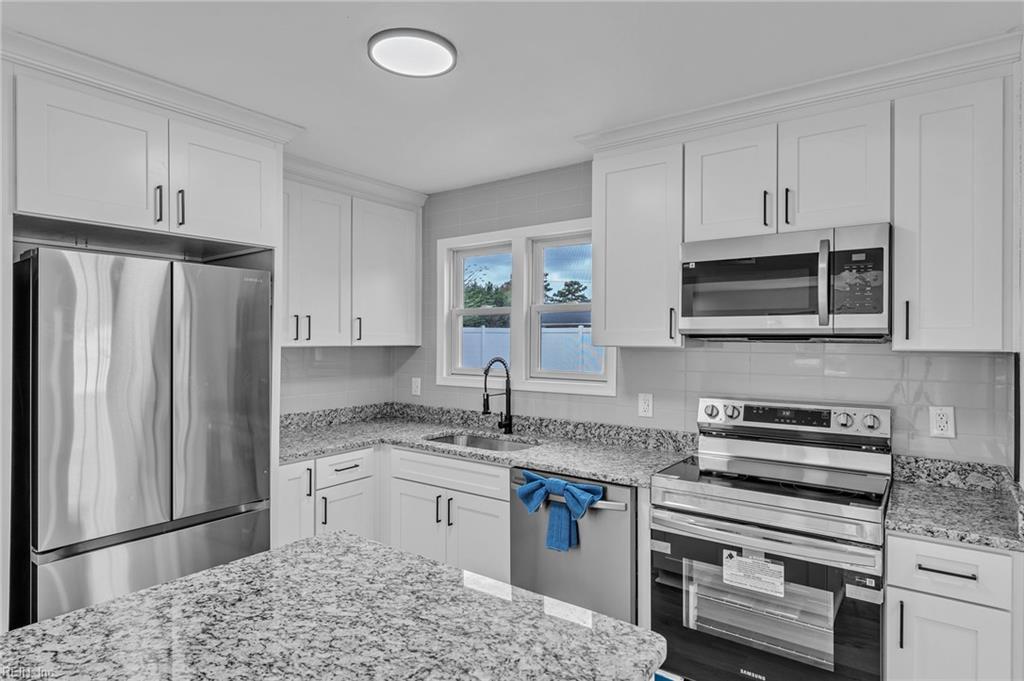 221 Iroquois Rd Property Photo 22