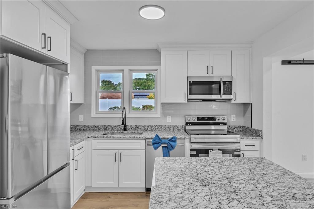 221 Iroquois Rd Property Photo 23