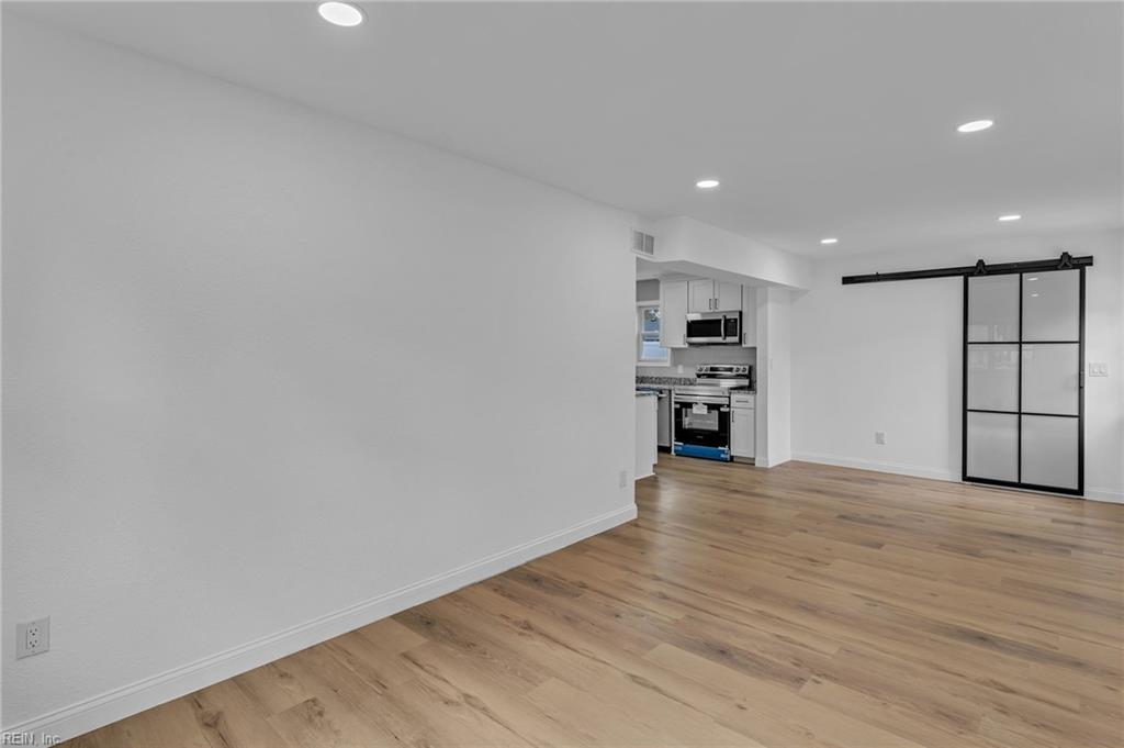 221 Iroquois Rd Property Photo 26