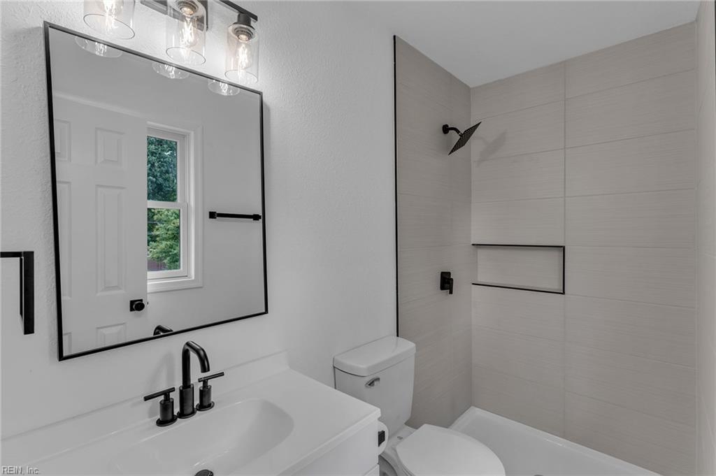 221 Iroquois Rd Property Photo 40