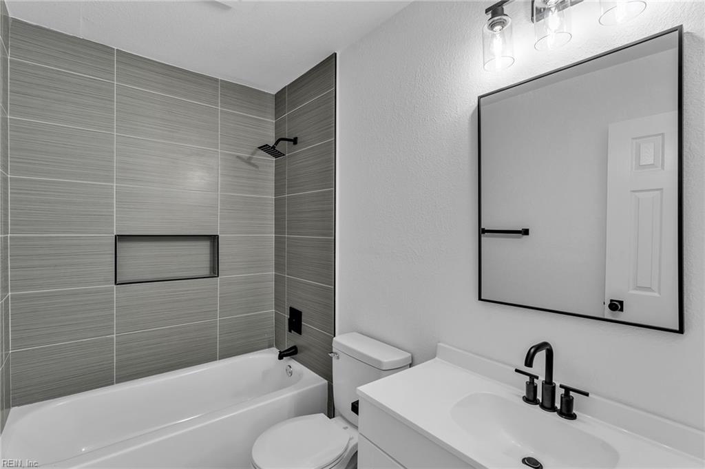 221 Iroquois Rd Property Photo 45