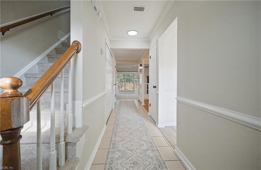 302 Fairfax Ter Property Photo 5