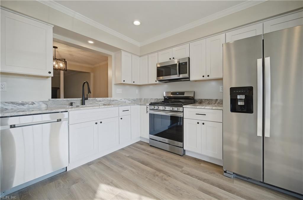 302 Fairfax Ter Property Photo 15