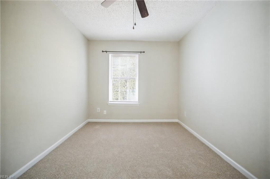 302 Fairfax Ter Property Photo 21
