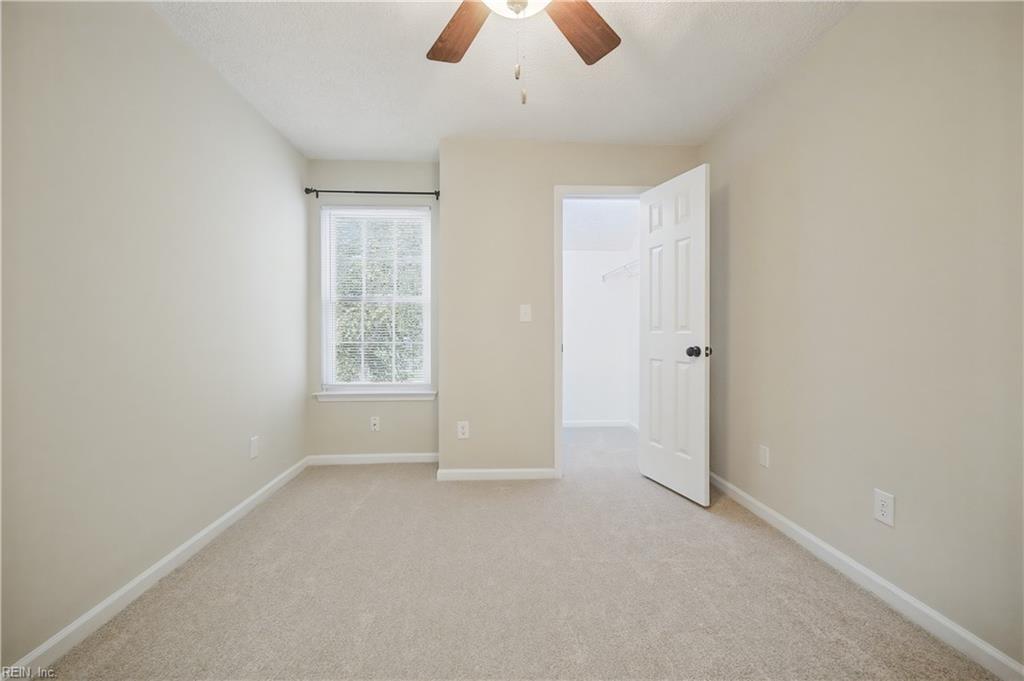 302 Fairfax Ter Property Photo 23