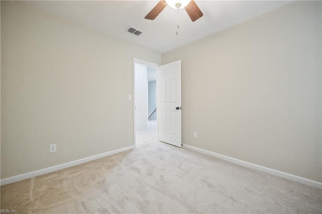 302 Fairfax Ter Property Photo 24