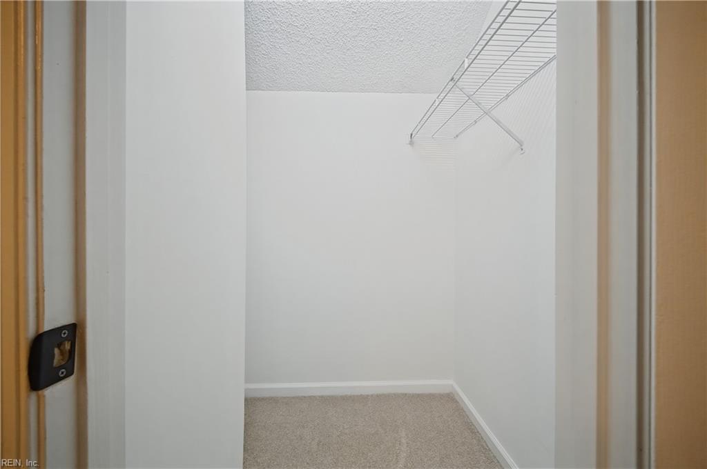 302 Fairfax Ter Property Photo 25