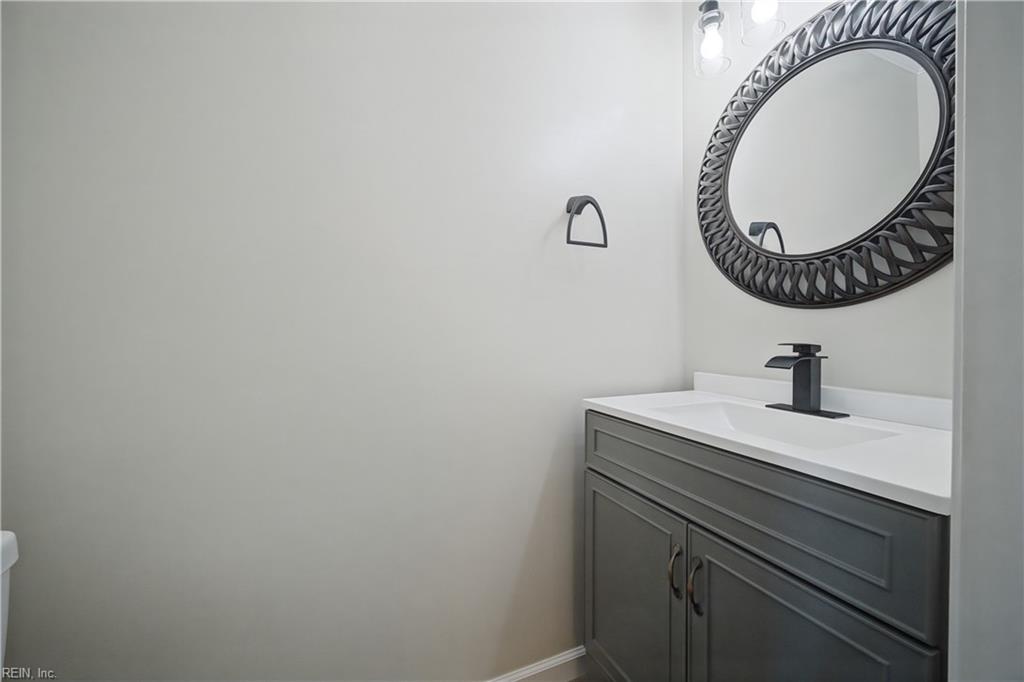 302 Fairfax Ter Property Photo 28
