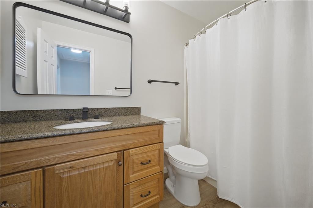 302 Fairfax Ter Property Photo 31