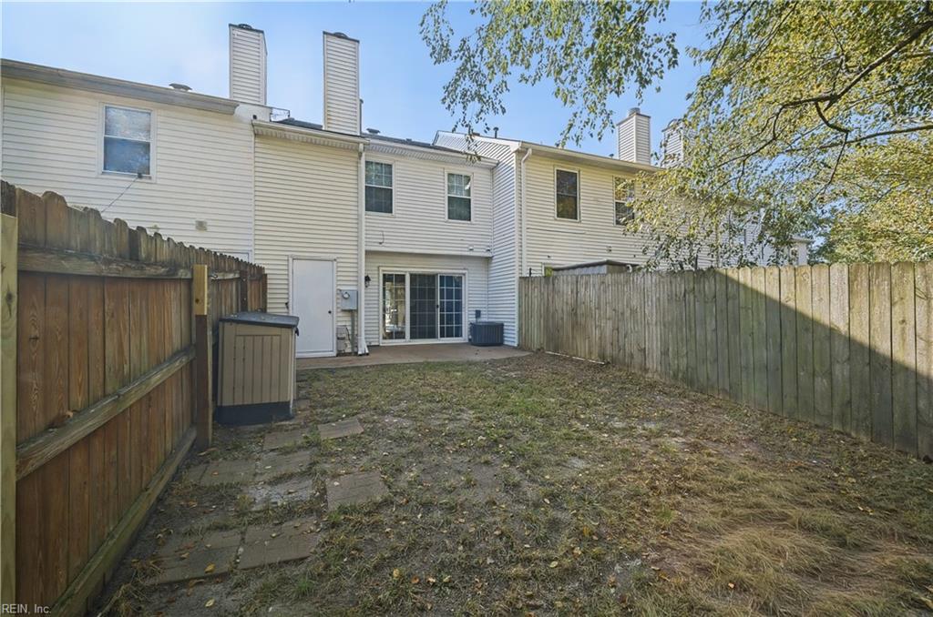 302 Fairfax Ter Property Photo 32