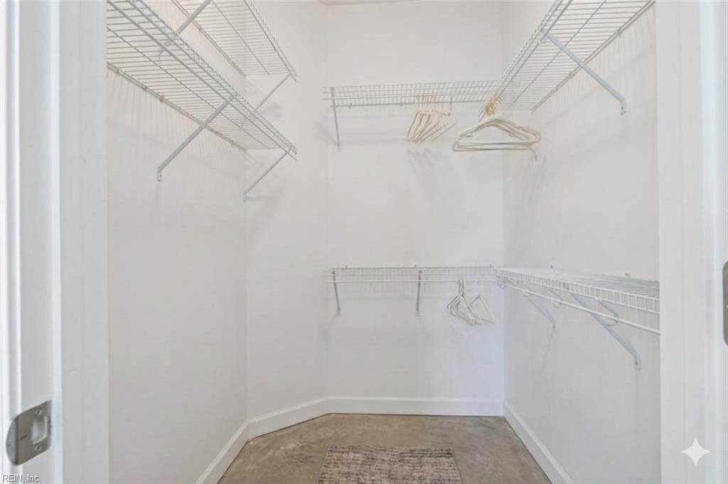 713 Tiffany Green Ct Property Photo 24