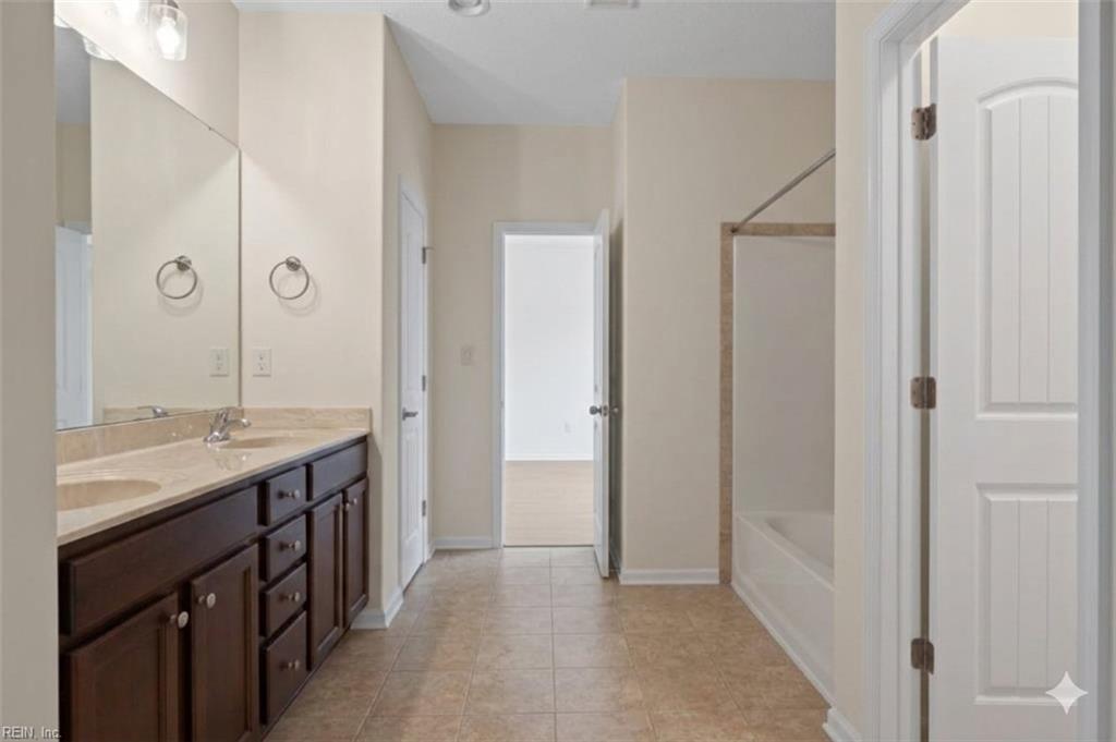 713 Tiffany Green Ct Property Photo 38