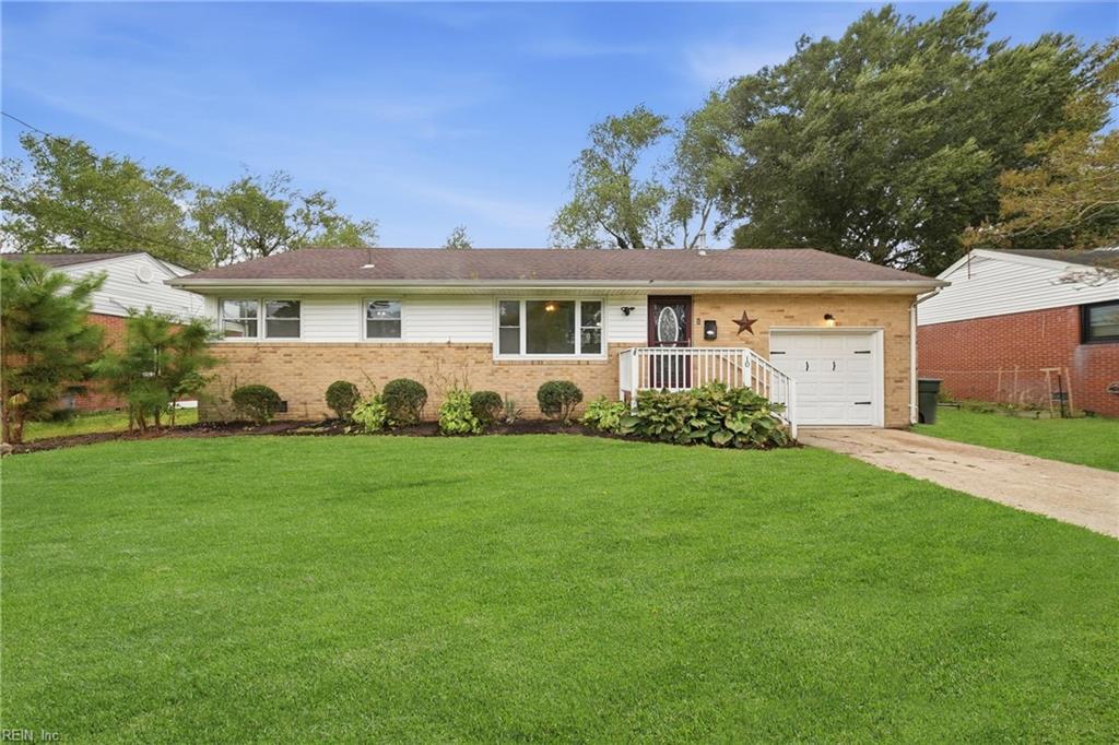 10 Eastlawn Dr Property Photo 1