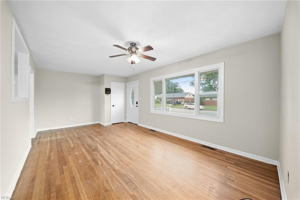 10 Eastlawn Dr Property Photo 9