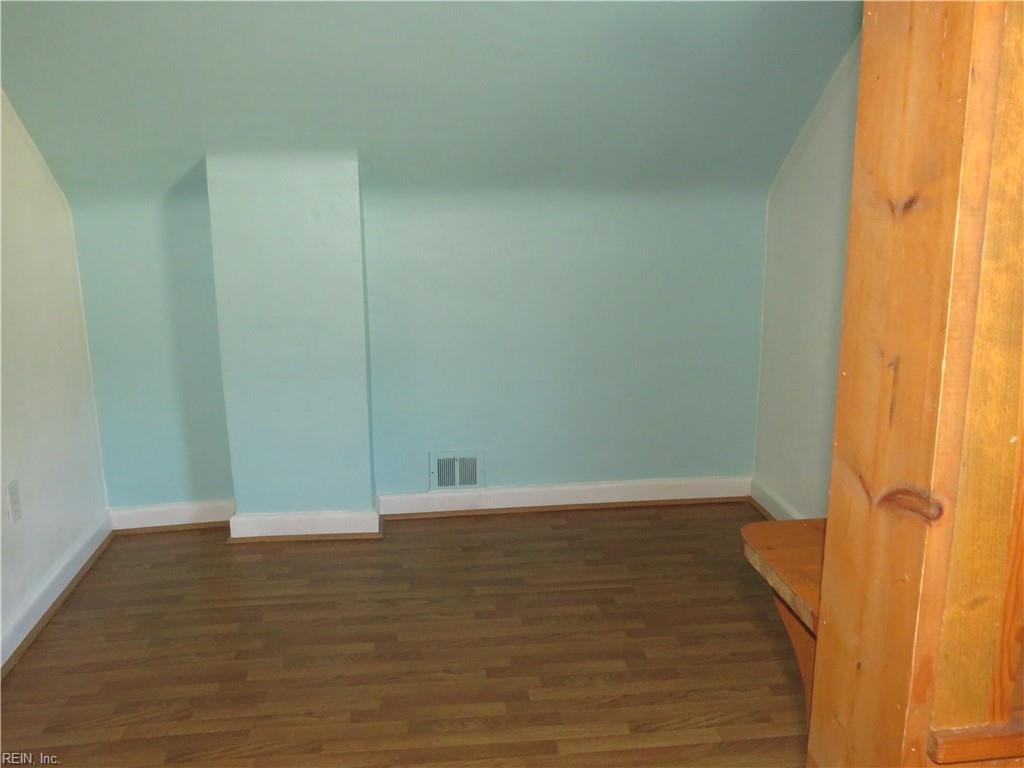 7732 Castleton Pl Property Photo 4