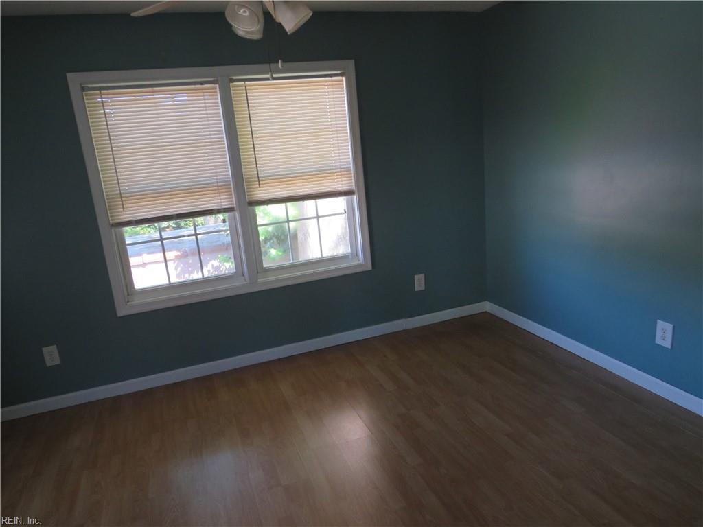 7732 Castleton Pl Property Photo 6