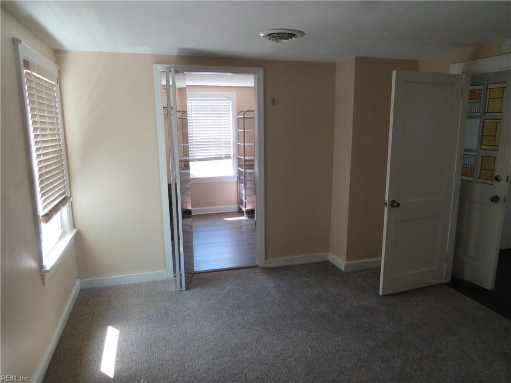 7732 Castleton Pl Property Photo 9