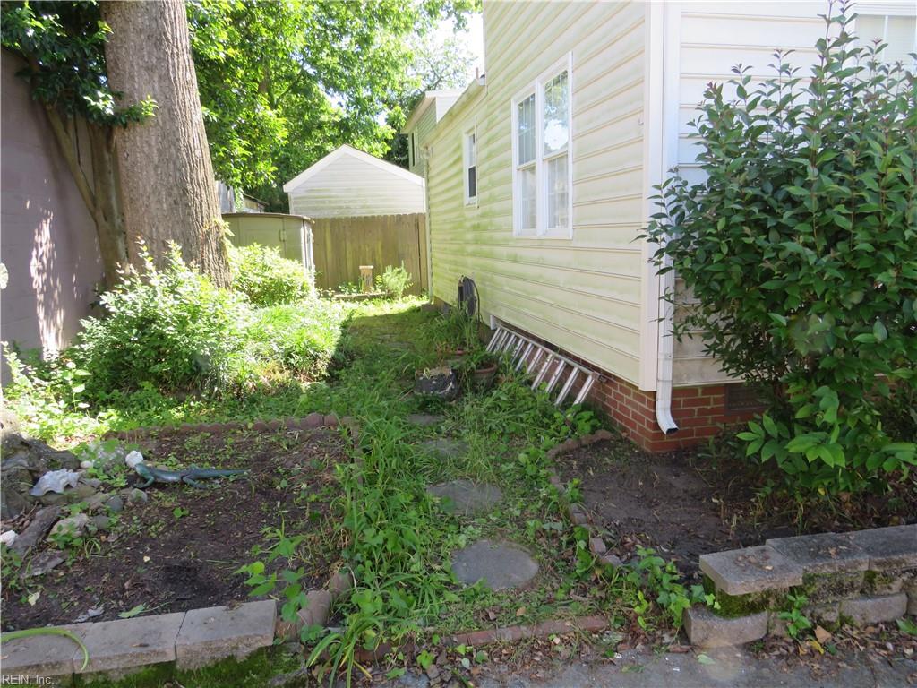 7732 Castleton Pl Property Photo 12