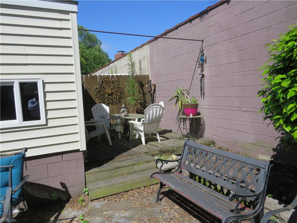 7732 Castleton Pl Property Photo 13