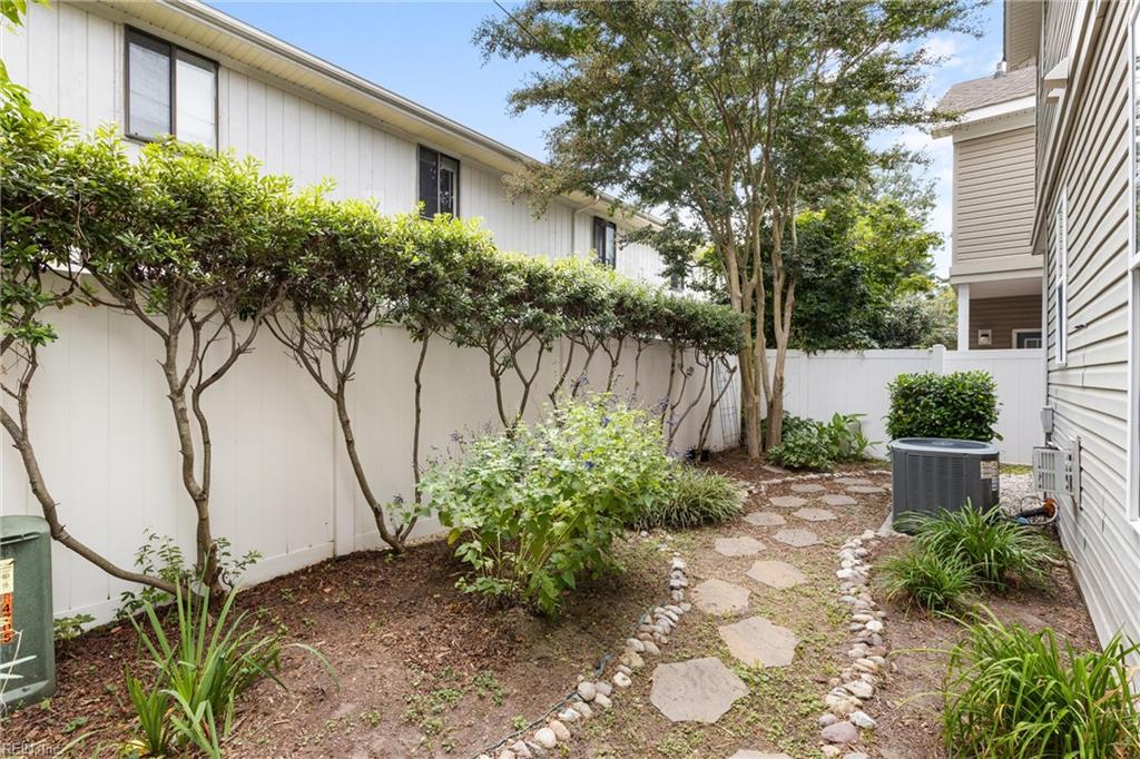 4705 Martinique Ct Property Photo 21