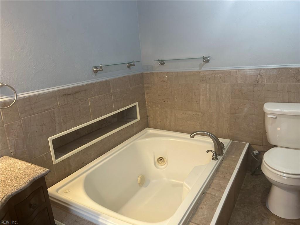 835 Kemp Meadow Dr Property Photo 24