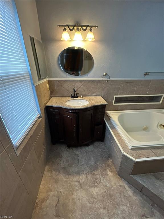 835 Kemp Meadow Dr Property Photo 28