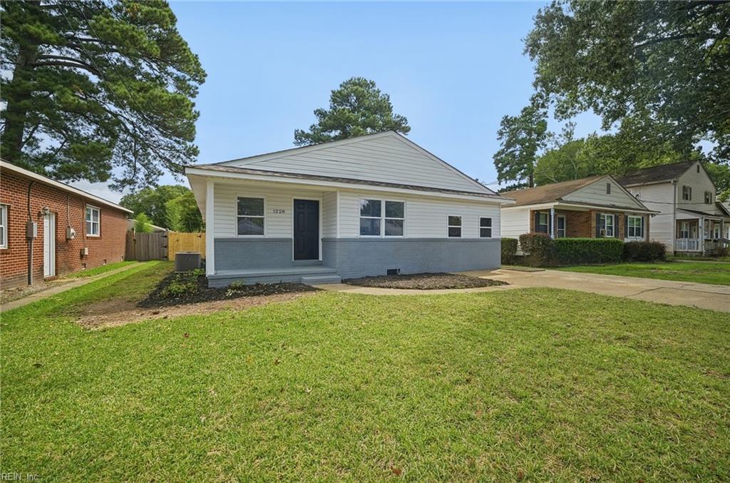 1228 Laurel Ave Property Photo 2