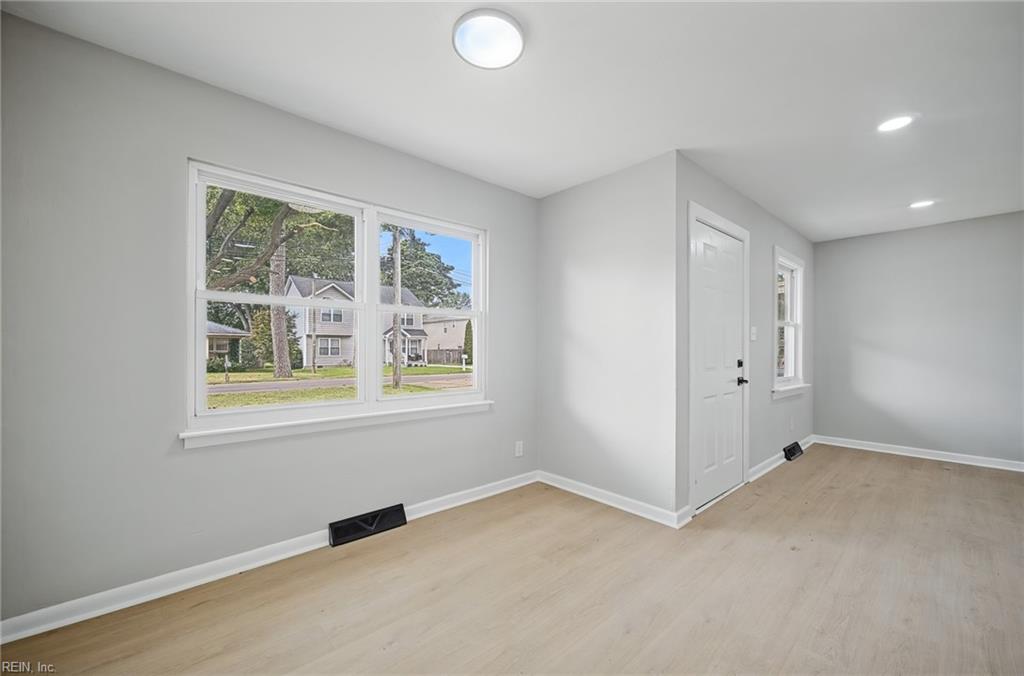 1228 Laurel Ave Property Photo 5