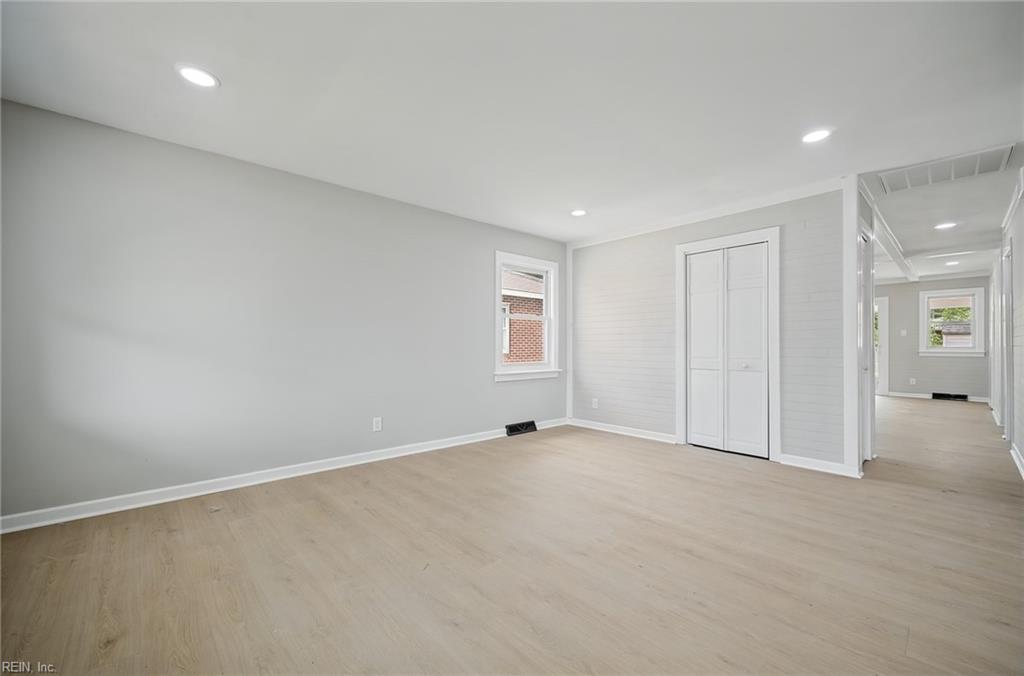1228 Laurel Ave Property Photo 7