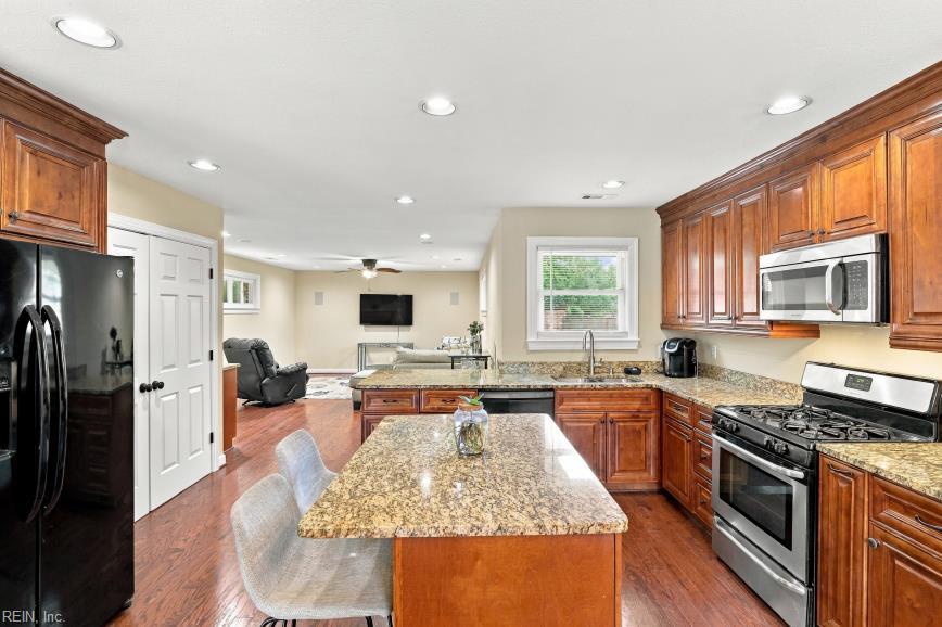 609 Manor Dr Property Photo 5