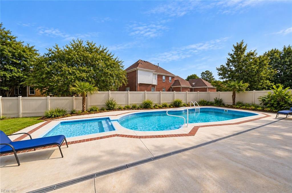 1824 Lancing Crest Ln Property Photo 45