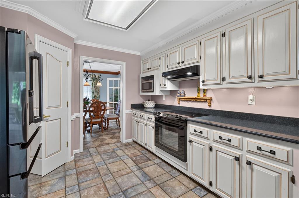 1013 Baydon Ln Property Photo 12