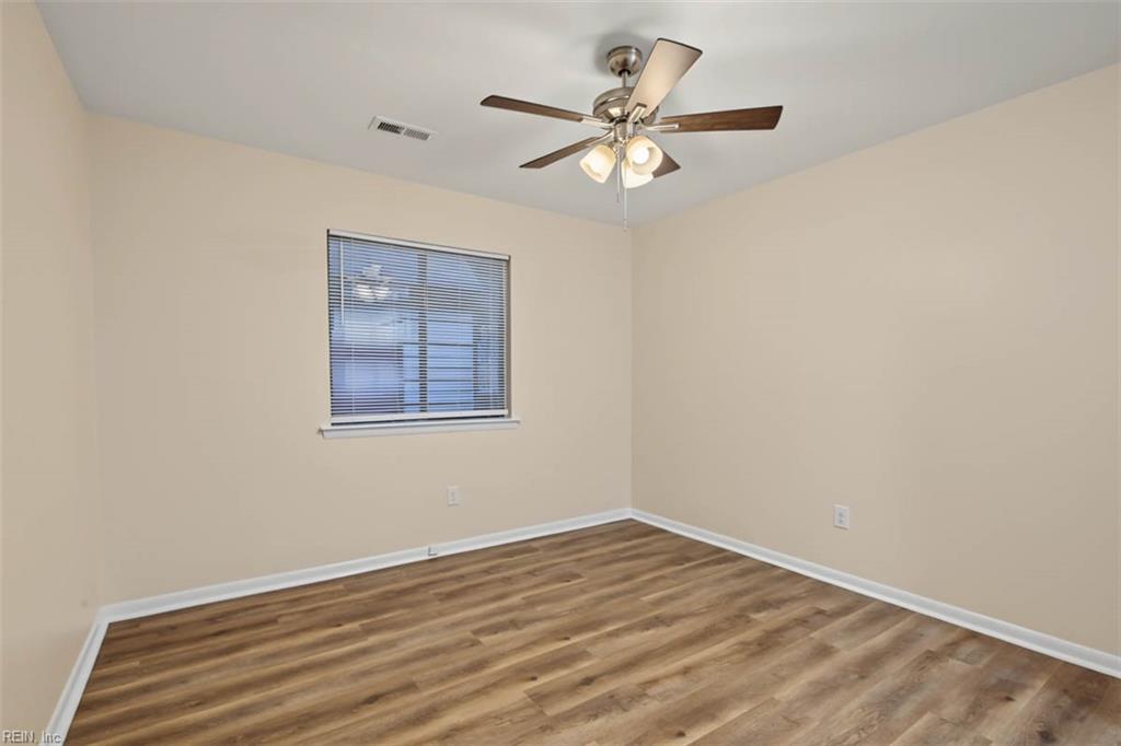 1146 North Green Dr Property Photo 10