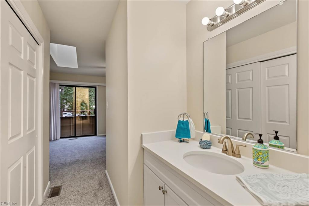 1146 North Green Dr Property Photo 26