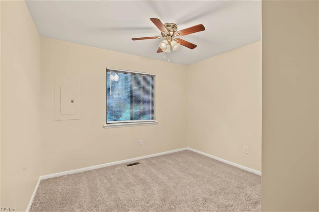 1146 North Green Dr Property Photo 28