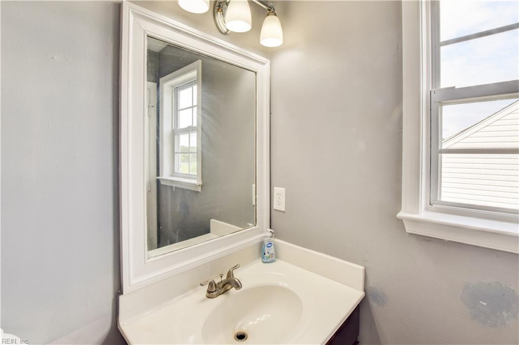2107 Stalham Rd Property Photo 25