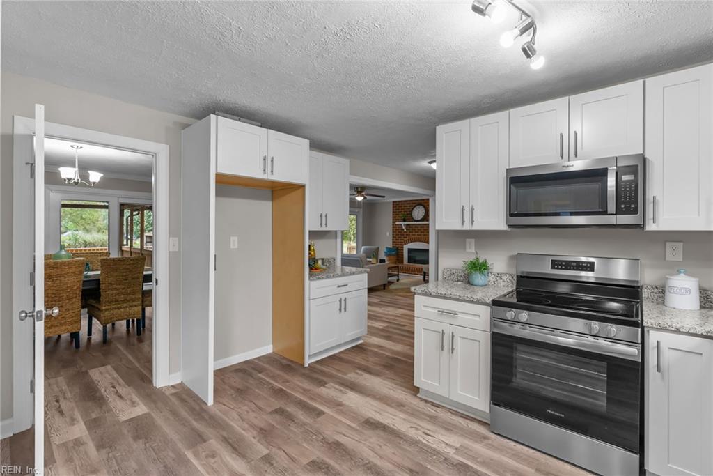 9 Rhodelia Ln Property Photo 17
