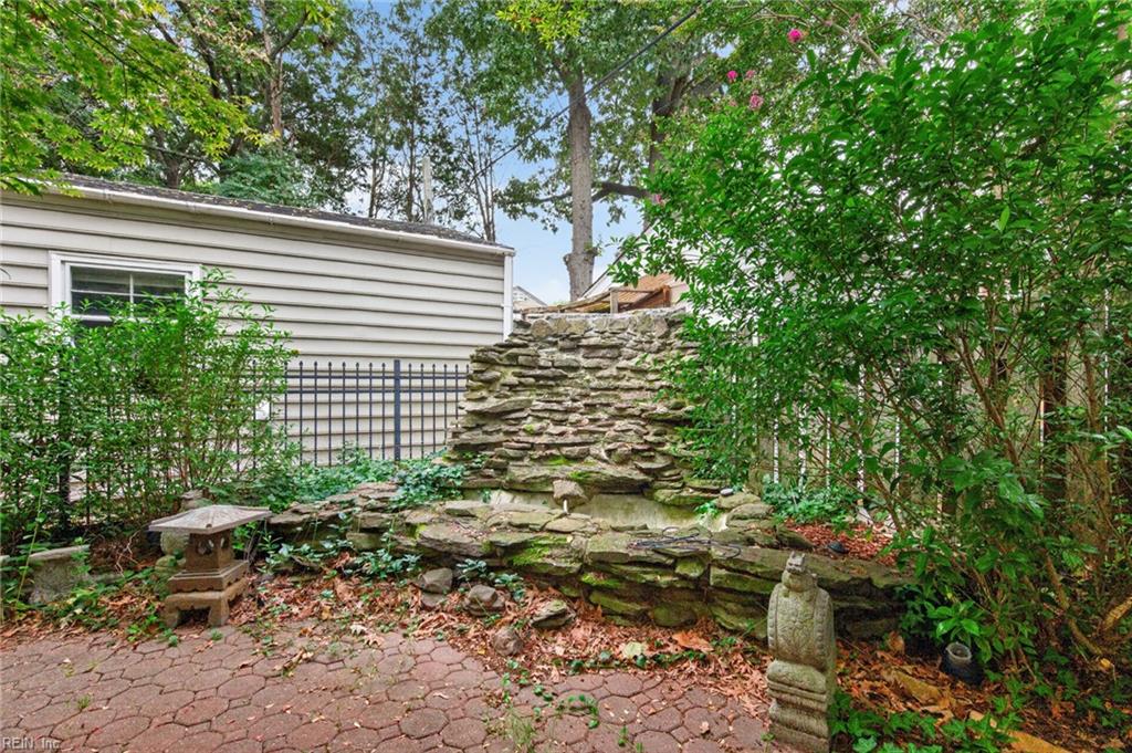 615 Maryland Ave Property Photo 6