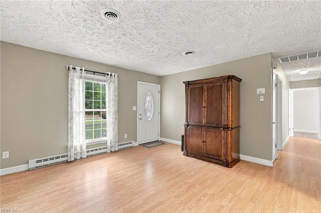 8482 Broad Marsh Ln Property Photo 5