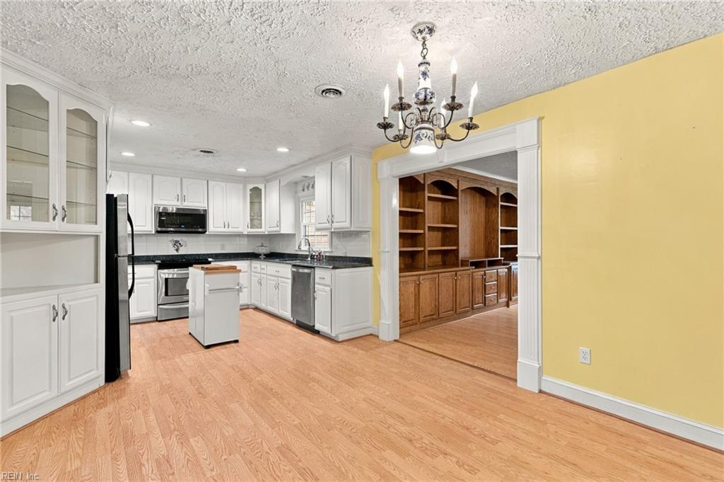 8482 Broad Marsh Ln Property Photo 6