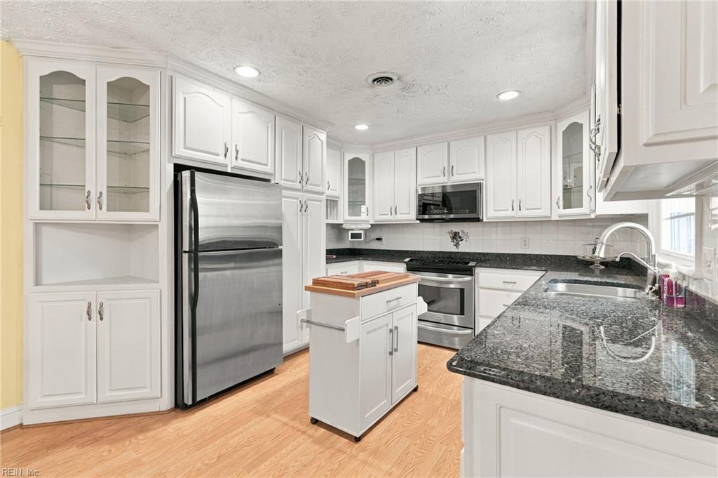 8482 Broad Marsh Ln Property Photo 8